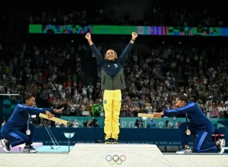 Rebeca Andrade vai carregar bandeira olímpica na abertura de Milão-Cortina  