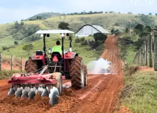 Recuperação de estradas vicinais melhora acesso e transporte na zona rural de Vereda