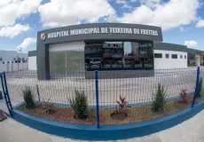 Reforma da fachada do Hospital Municipal de Teixeira de Freitas melhora segurança e acolhimento aos pacientes