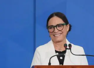 Regina Duarte deixa Secretaria Especial de Cultura