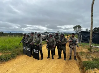 Reintegração de posse em fazenda de Guaratinga transcorre de forma pacífica