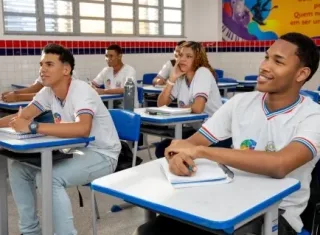 Renovação de matrícula para estudantes da rede estadual da Bahia começa na próxima segunda-feira (18)