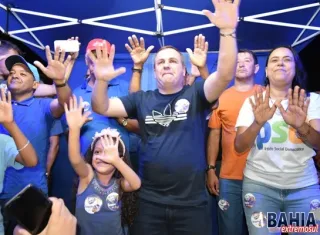 Reunião de Tonzinho no bairro Miro Rocha atrai grande multidão se transformando em comício