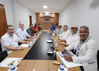 Reunião do Consórcio Construir contou com a presença do secretário Jeandro Ribeiro (SDR) e vários prefeitos