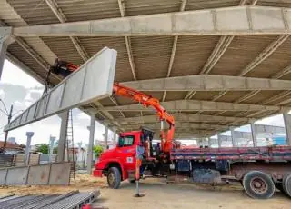 Robertinho retoma as obras paradas do governo anterior com a reconstrução dos mercados municipais de Mucuri e Itabatã