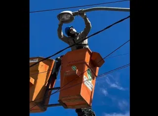 Ruas mais iluminadas: Prefeitura de Lajedão coloca equipes nas ruas e amplia manutenção da iluminação pública