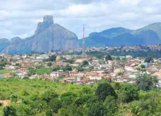 Rui autoriza obras de recuperação de estradas e modernização de colégios em Itamaraju
