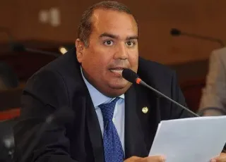 Sandro Régis apresenta emenda que estende isenção de IPVA para taxistas e motoristas de aplicativo