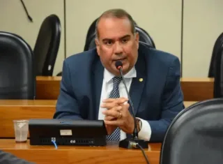 Sandro Régis critica polarização e cobra ação do governo sobre tarifas americanas