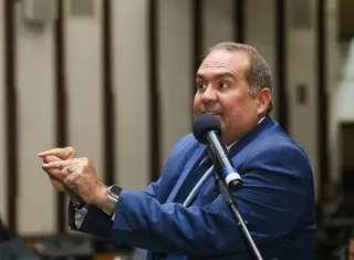 Sandro Régis lamenta turistas baleadas no extremo sul e critica omissão do PT diante de invasões de terra