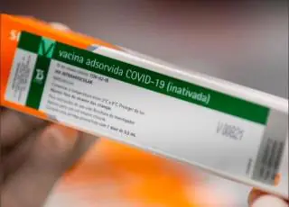 Saúde anuncia compra de 100 milhões de doses da Coronavac