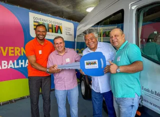 Saúde de Lajedão ganha reforço com chegada de veículo para transporte de pacientes