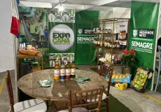 Secretaria de Agricultura de Medeiros Neto marca presença no Abre Safra 2025 da Bahia Coffe