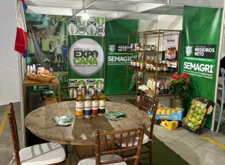Secretaria de Agricultura de Medeiros Neto marca presença no Abre Safra 2025 da Bahia Coffe