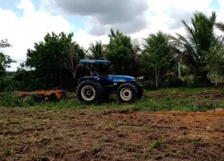 Secretaria de Agricultura de Teixeira de Freitas prossegue com serviços em comunidades da zona rural