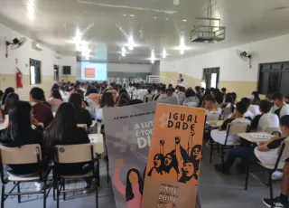 Secretaria de Assistência Social realiza palestra com estudantes em alusão ao Dia Internacional da Mulher