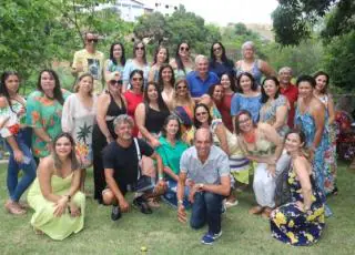 Secretaria de Educação de Medeiros neto homenageia servidores públicos com café da manhã