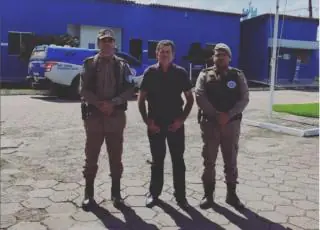 Secretário de Esportes de Vereda vista a sede da 44ª CIPM/Medeiros Neto