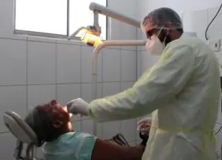 Segunda etapa da Campanha Medeiros Sorridente entrega mais de 50 próteses dentárias a moradores de Medeiros Neto