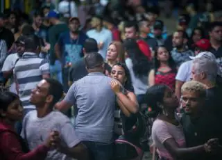 Segunda noite de ARRASTAPÉ reúne família e lota Praça da Independência