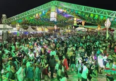 Segundo dia da 27ª Festa do Forró do Peroá de Mucuri reúne multidão e oferece diversas atrações culturais