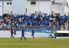 Seleção de Teixeira de Freitas participa da abertura de campeonato estadual de futebol