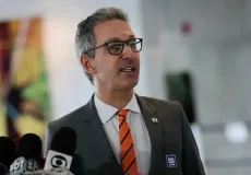 Sem vice definido, Romeu Zema oficializa candidatura à Presidência da República