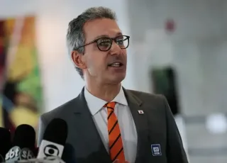 Sem vice definido, Romeu Zema oficializa candidatura à Presidência da República