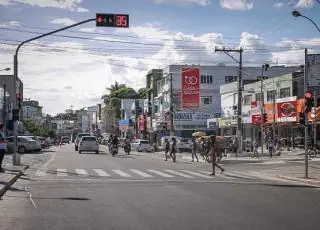 Semáforos novos começam a entrar em operação em Teixeira de Freitas
