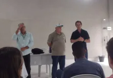 Seminário reúne parceiros para fortalecer cadeia produtiva da mandioca em Alcobaça