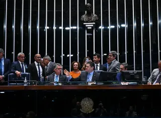 Senado aprova projeto que autoriza spray de pimenta para defesa pessoal para mulheres