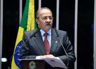 Senador do escândalo da cueca declarou ter mais de meio milhão em espécie