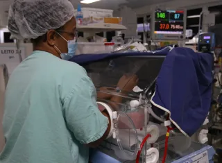 Sesab amplia estratégia contra Vírus Sincicial Respiratório e reforça proteção para bebês prematuros e crianças com comorbidades