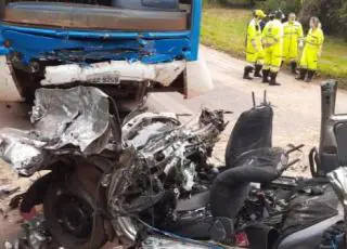 Sete jovens morrem em acidente entre carro e ônibus no interior de São Paulo