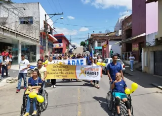 Setembro Amarelo: Prefeitura Municipal realiza caminhada e panfletagem por ruas de Medeiros Neto