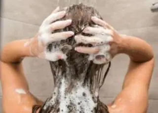 Shampoo de marca famosa é proibido pela Anvisa