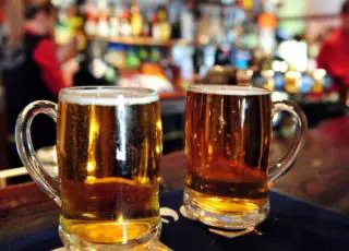 Sobe para 21 o número de casos suspeitos de intoxicação por cerveja