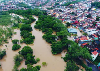 Sobe para 25 o numero de mortos nas cheias da Bahia