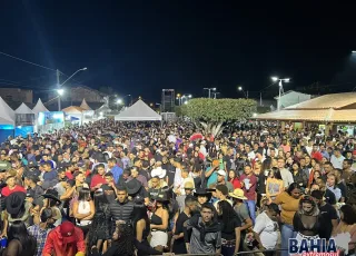 Sol nasceu e a festa não parou: Lajedão vive madrugada histórica com praça lotada e grandes shows na 2ª noite da Festa do Gado Forte