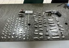 Suspeito atira contra policiais e morre após confronto em Itabela