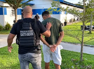 Suspeito de roubar joias, relógio e celular de família em Eunápolis é preso em Porto Seguro