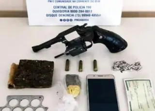 Suspeito de tráfico é preso com arma e drogas em Posto da Mata