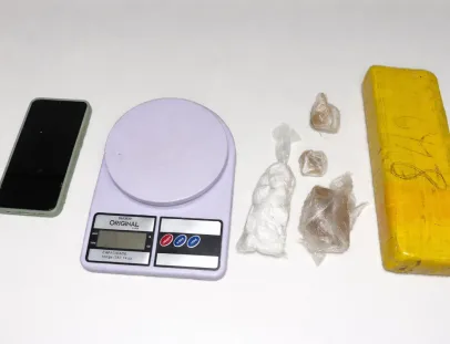 Suspeito de tráfico é preso com drogas e balança em Caravelas