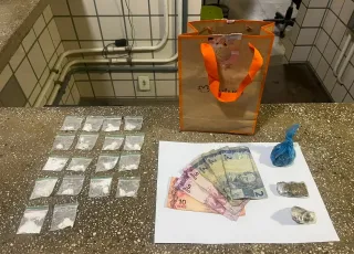 Suspeito foge da PM e abandona drogas durante perseguição em Teixeira de Freitas