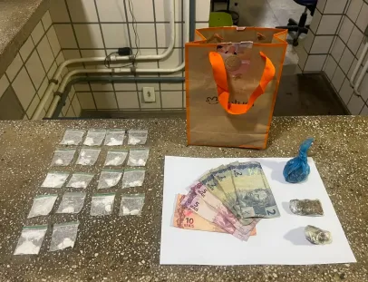 Suspeito foge da PM e abandona drogas durante perseguição em Teixeira de Freitas