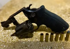 Suspeito morre em confronto com a PM em Itabatã; arma e drogas foram apreendidas