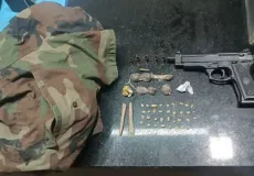 Suspeitos fogem após confronto com a PM e deixam drogas e simulacro para trás em Eunápolis