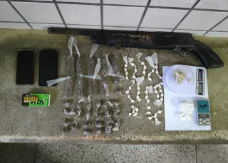 Suspeitos são presos com drogas e arma durante patrulhamento na BA-290, em Alcobaça