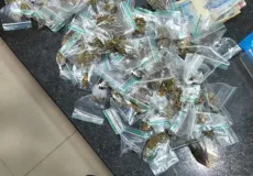 Suspeitos tentam fugir, mas acabam presos com drogas em Itabela