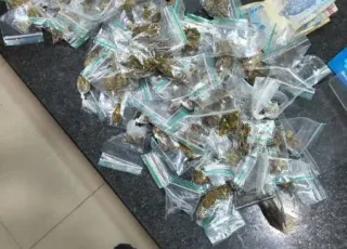 Suspeitos tentam fugir, mas acabam presos com drogas em Itabela